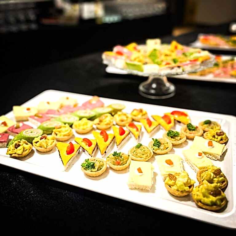 Açık büfeden hizmet